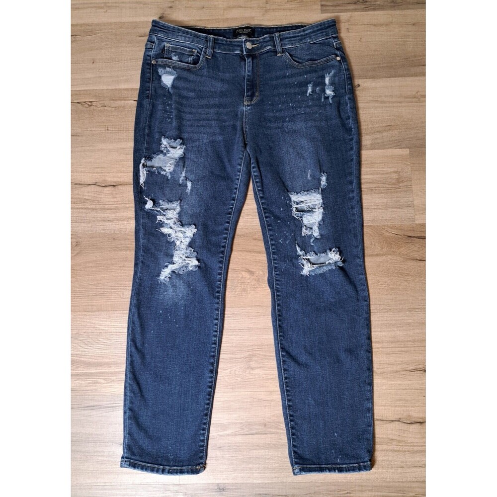 Judy Blue Dark Blue Distressed Boyfriend Jeans